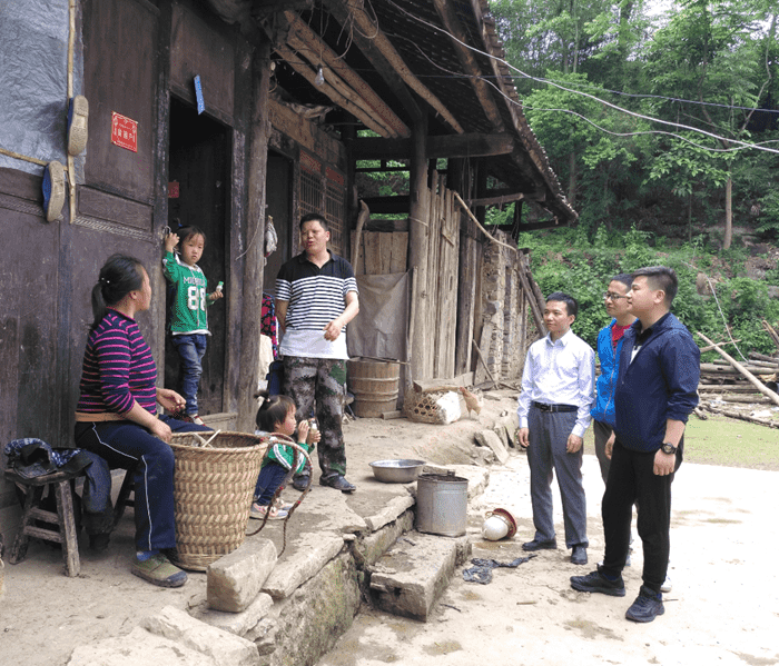 行走在思南縣張灣村和迎風(fēng)村的扶貧路上